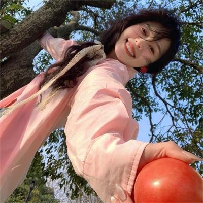 吉丝兰·马克斯韦尔：富淫